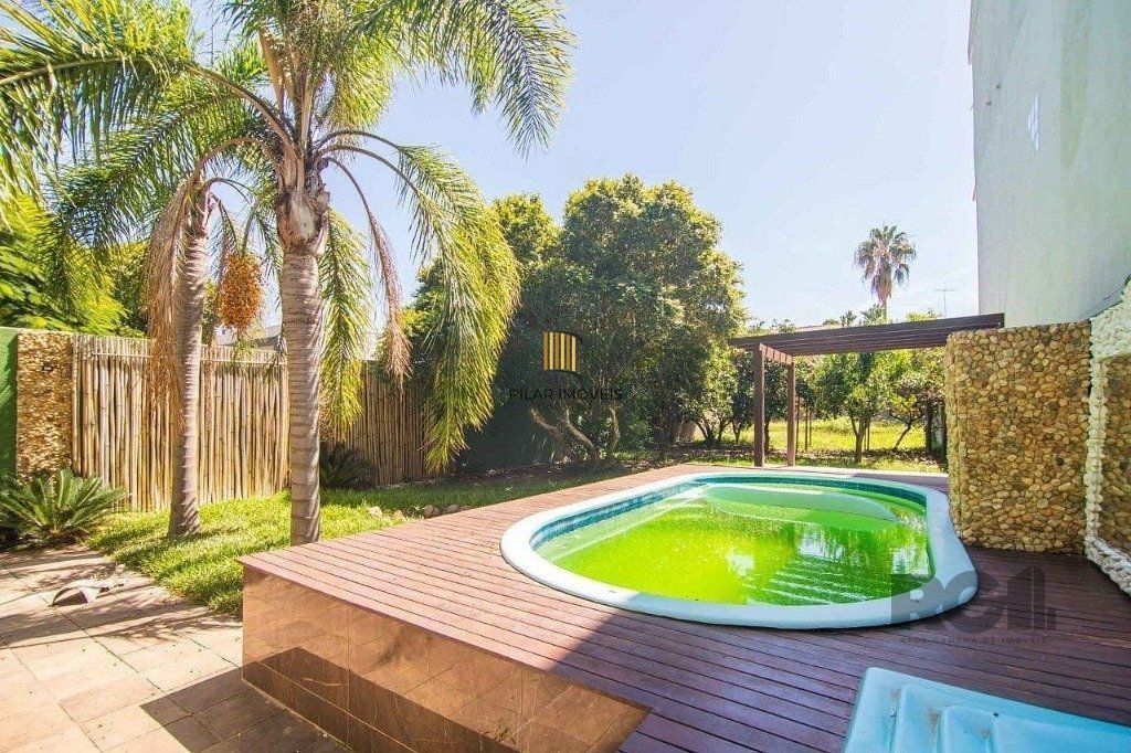 Casa para Venda - 443m², 3 dormitórios, 4 vagas - Alto Petrópolis