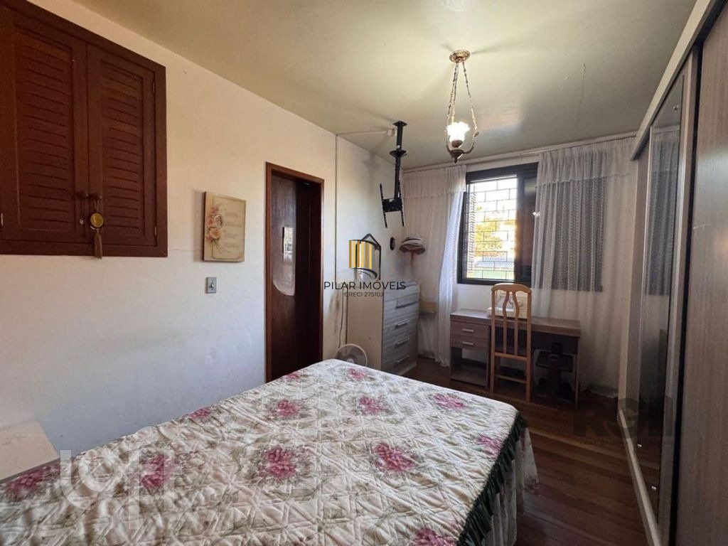Casa 3 dormitórios no bairro Teresópolis