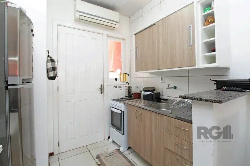 Excelente casa de 45m² com 1 dormitório e 1 vaga no bairro Hípica. 