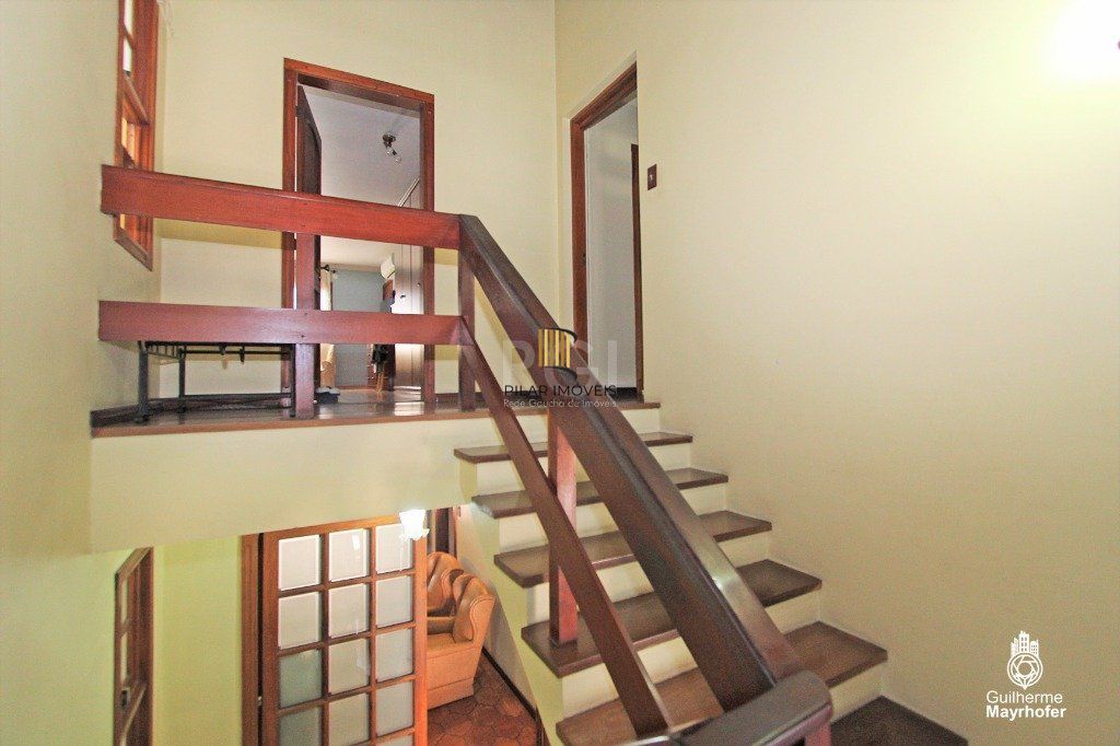 Casa para Venda - 326m², 3 dormitórios, sendo 3 suites, 4 vagas - Glória
