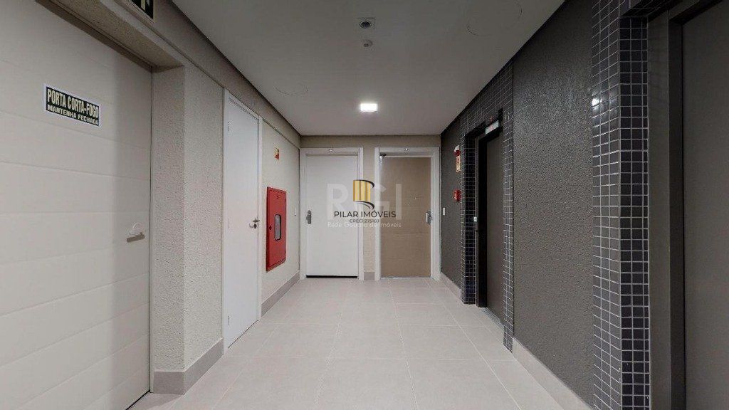 EXCELENTE APARTAMENTO COM 2 DORMITÓRIOS E 2 VAGAS DE GARAGEM