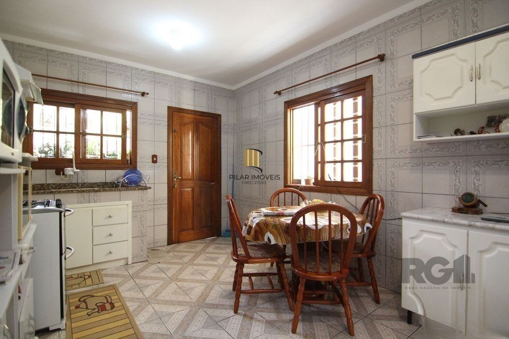 Casa de 2 dormitórios, no bairro Partenon