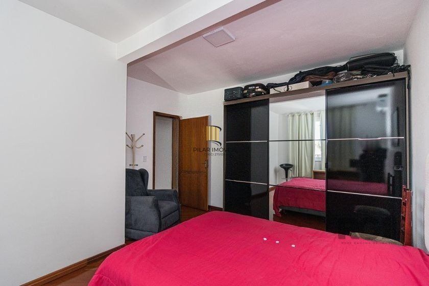 Casa Mista 266m² - 4 dormitórios, 1 suíte, 3 vagas no bairro Parque Santa Fé