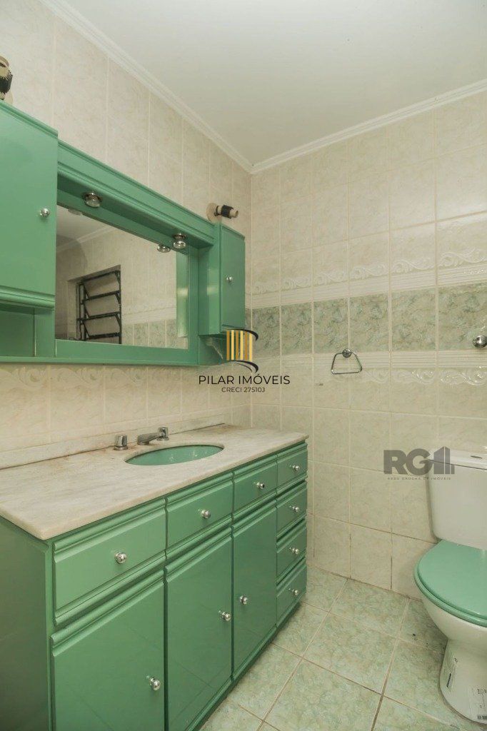 Excelente casa de 389,53m² com 8 dormitórios e 3 vagas.