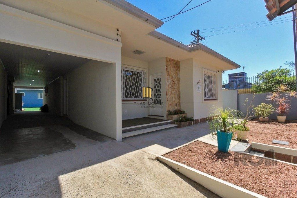 Casa 3 dormitórios no bairro Teresópolis