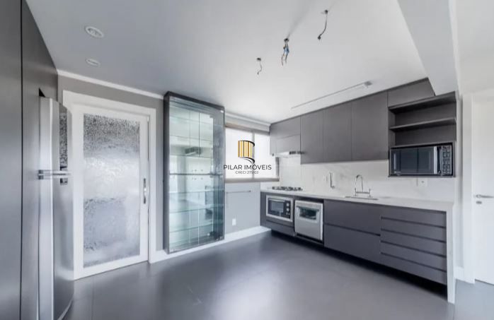 Apartamento com 3 dormitórios  na Zona Sul de Porto Alegre RS.