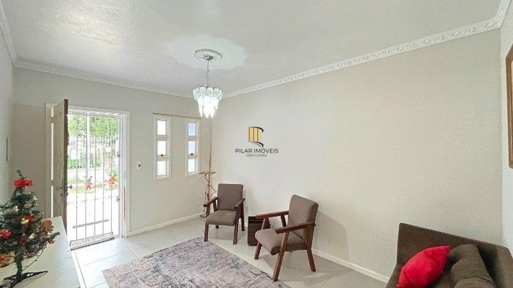 Casa com 4 Quartos e 3 banheiros de 223 m², perto da PUC à venda por R$ 697.000