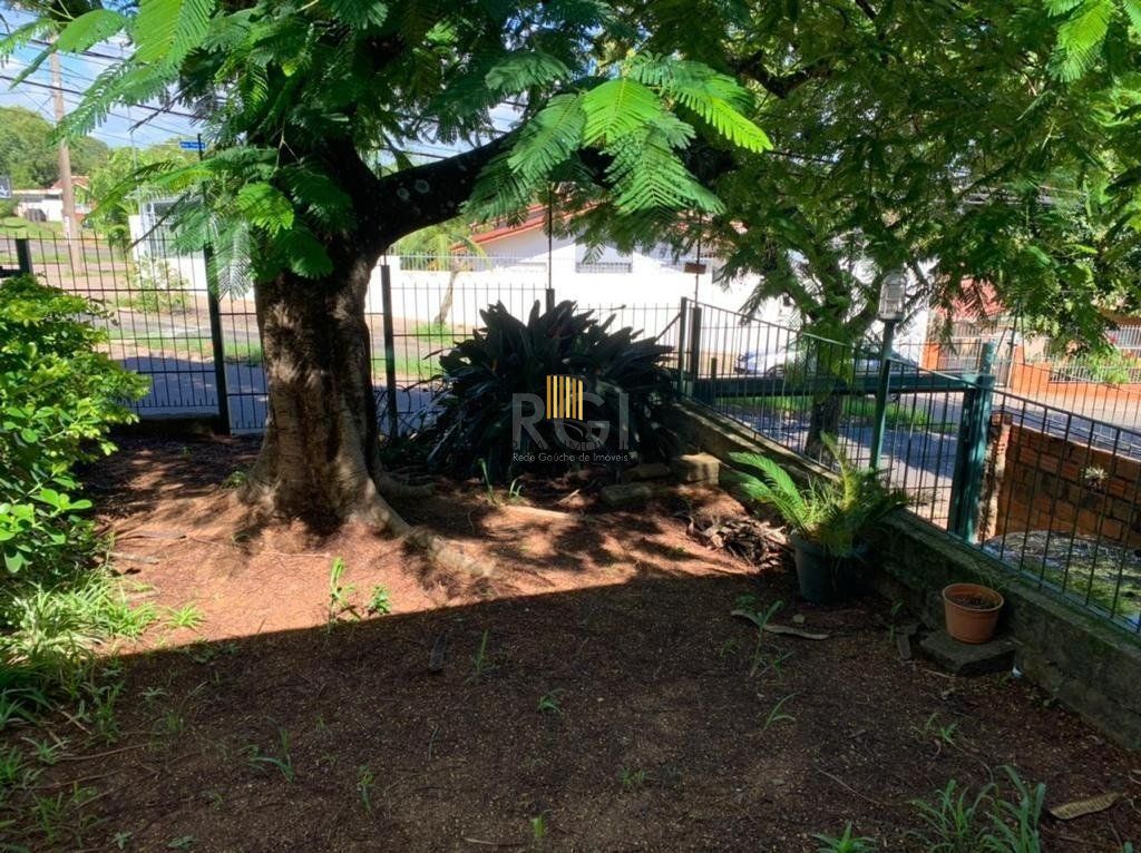 Casa para Venda - 140m², 2 dormitórios, sendo 1 suites, 2 vagas - Medianeira