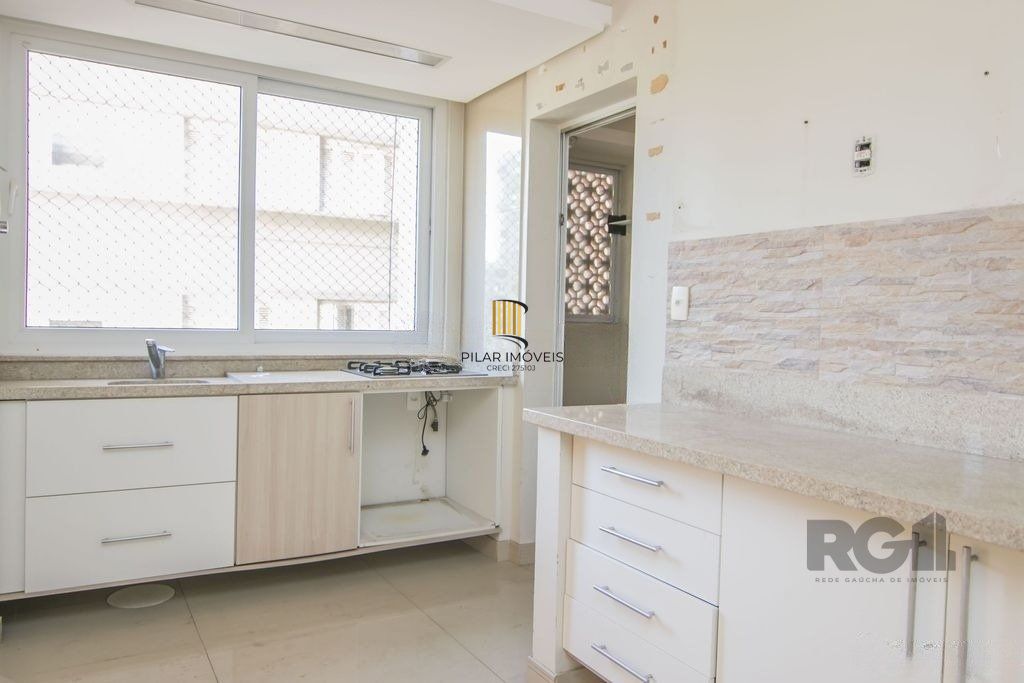 Apartamento 145m² - 3 dormitórios sendo 1 suíte e 2 vagas no Centro Histórico/Porto Alegre