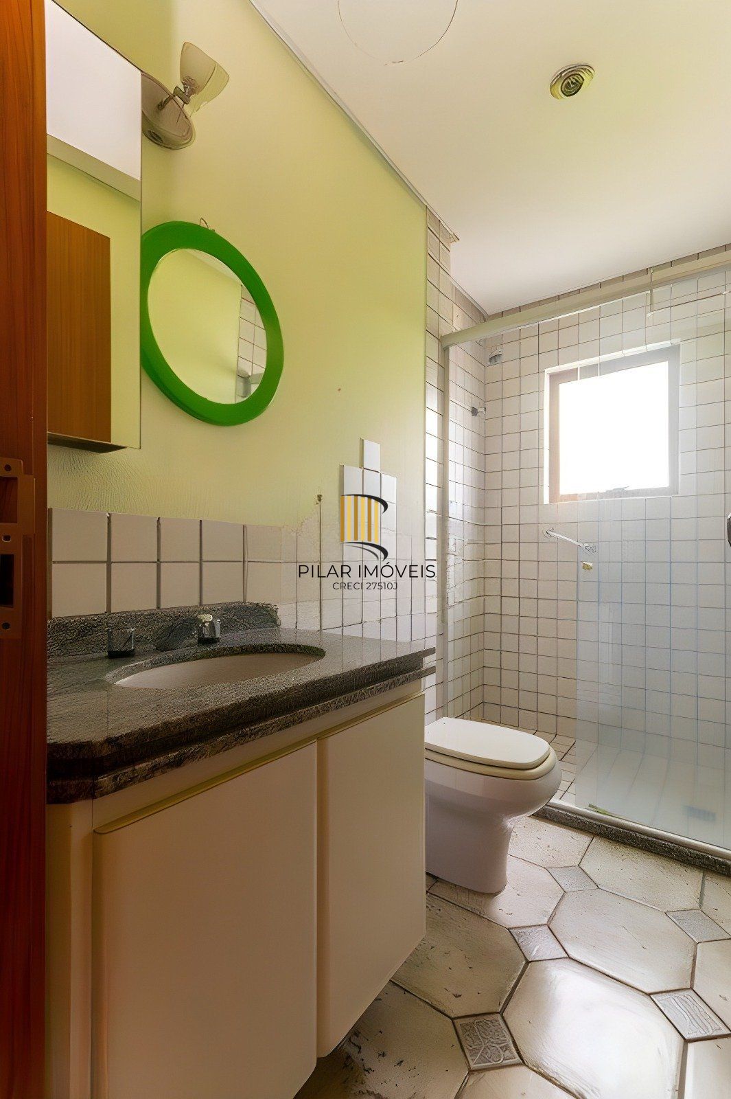 Apartamento de 2 dormitórios á venda no Bairro Mont Serrat, Porto Alegre.