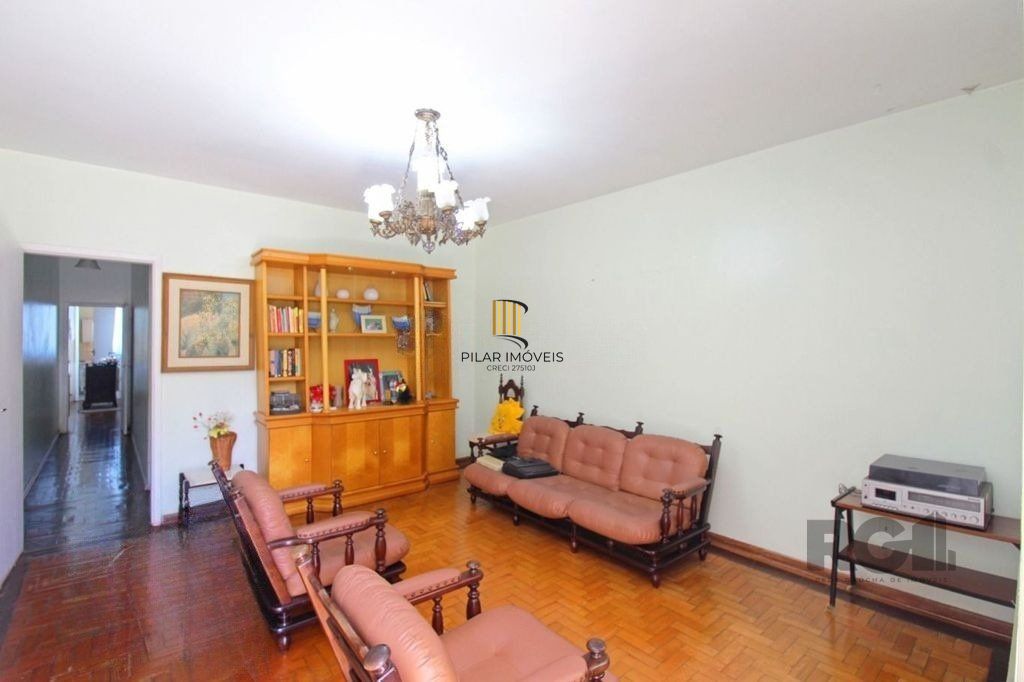 Casa à venda na Rua Marechal Mesquita, no bairro Teresópolis.