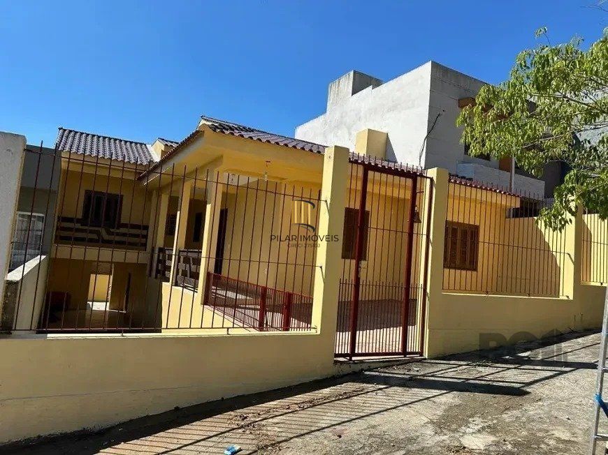 Casa de 3 dormitórios com 144m², no bairro Lomba do Pinheiro
