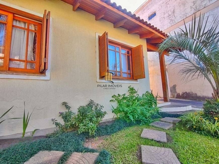 Casa de 3 dormitórios, bairro São Sebastião