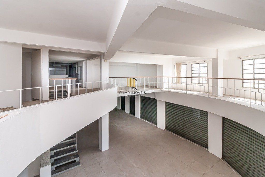 Loja para Venda - 320m², 0 dormitórios, São João