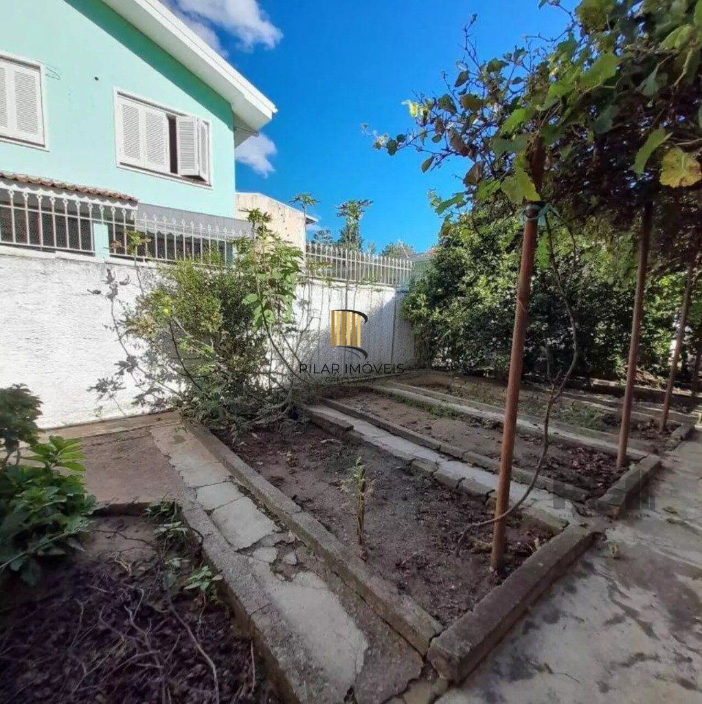 Casa 3 Dormitório(s) Bairro Teresópolis