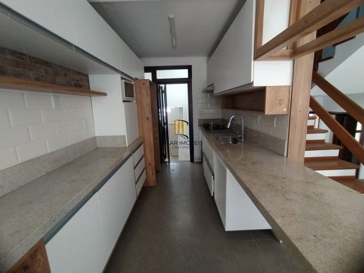 Casa de Condomínio 3 dormitórios no bairro Cristal