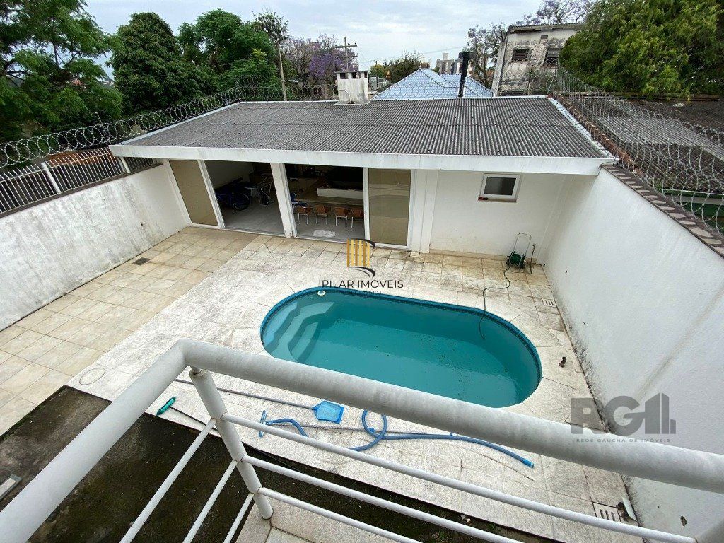 Casa 189m² - 3 suítes, piscina, 5 vagas no bairro Teresópolis