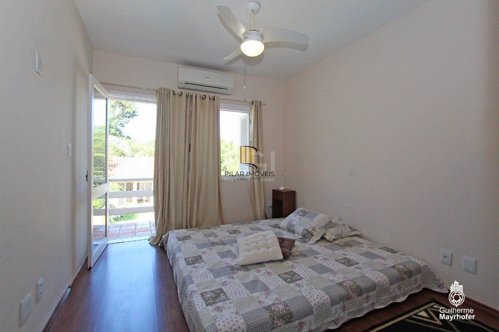 Casa para Venda - 240m², 5 dormitórios, sendo 1 suites, 3 vagas - Menino Deus
