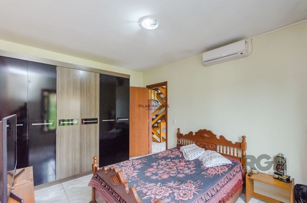 Casa em Condomínio, 166m² - 3 dormitórios, 2 vagas no bairro Guarujá