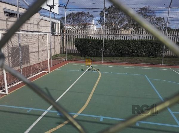 Casa Condominio em Porto Alegre, no bairro Humaitá, com 2 dormitório(s), e 2 banheiros, à venda.