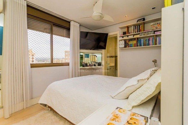 Excelente apartamento de 03 dormitórios com 4 vagas de garagem.