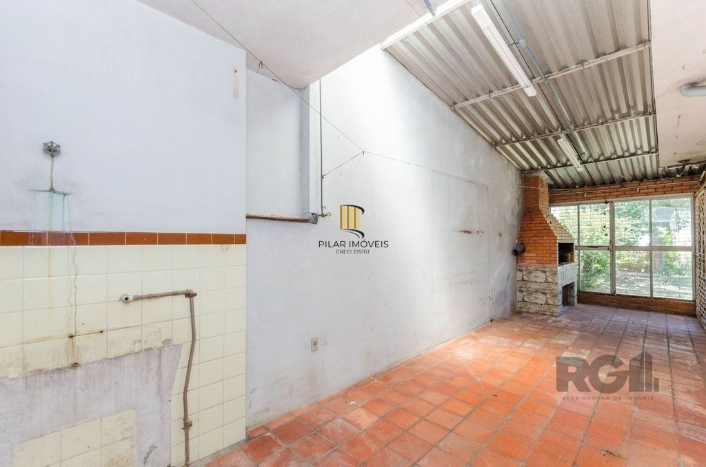 Excelente casa de 318m² com 3 dormitórios