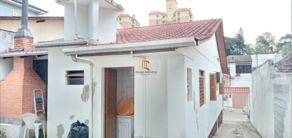 Casa para Venda - 95m², 2 dormitórios, 3 vagas - Teresópolis