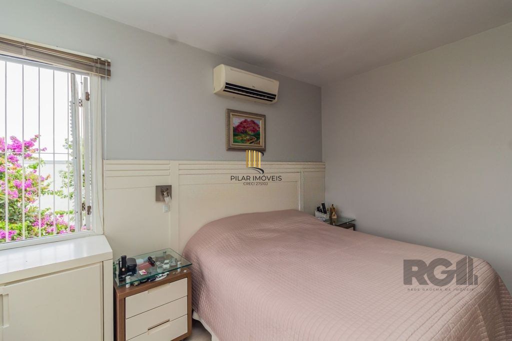 Casa com 3 dormitórios no bairro Nonoai