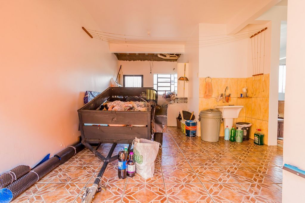 Casa de 6 dormitórios à venda No Bairro Jardim do Salso - Porto Alegre