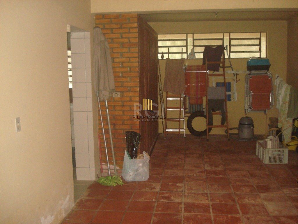 Casa para Venda - 500m², 6 dormitórios, sendo 2 suites, 4 vagas - Glória