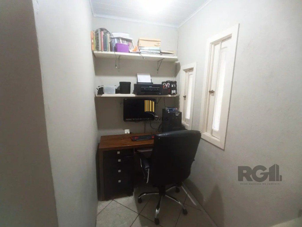 Casa com 3 dormitórios no bairro  Costa e Silva