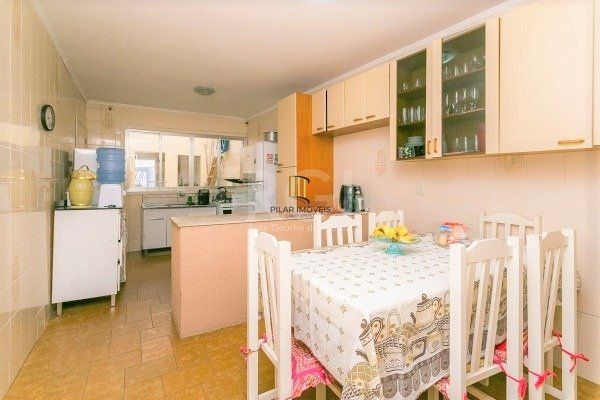 Casa para Venda - 238.35m², 4 dormitórios, sendo 1 suites, 2 vagas - Nonoai