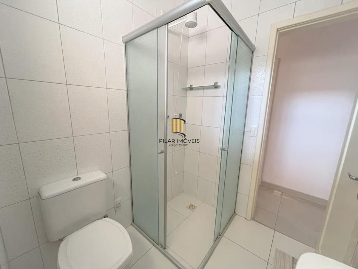 Apartamento de 3 dormitorios à venda em São Sebastião, Porto Alegre.