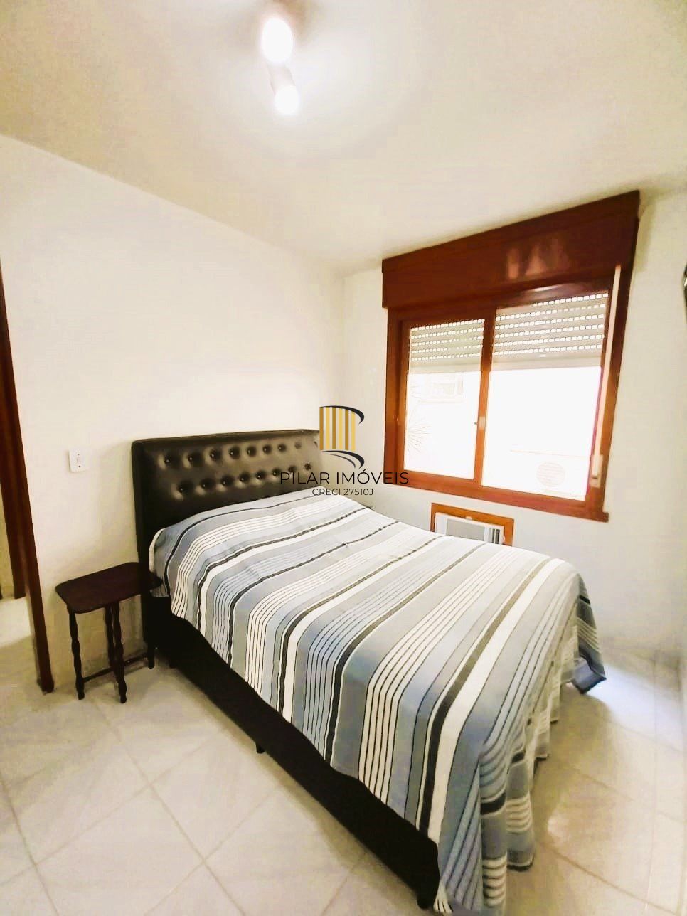 Apartamento de 01 dormitorio com vaga de garagem no bairro Menino Deus-Porto Alegre /RS