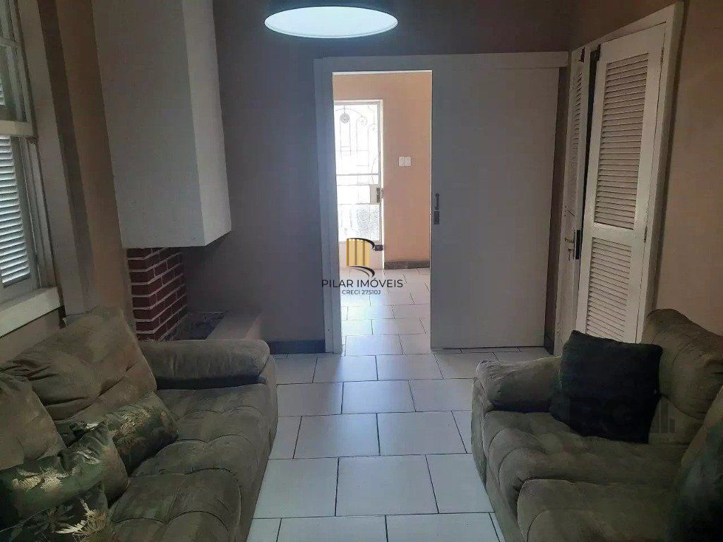 Casa de 3 dormitórios, no bairro Glória