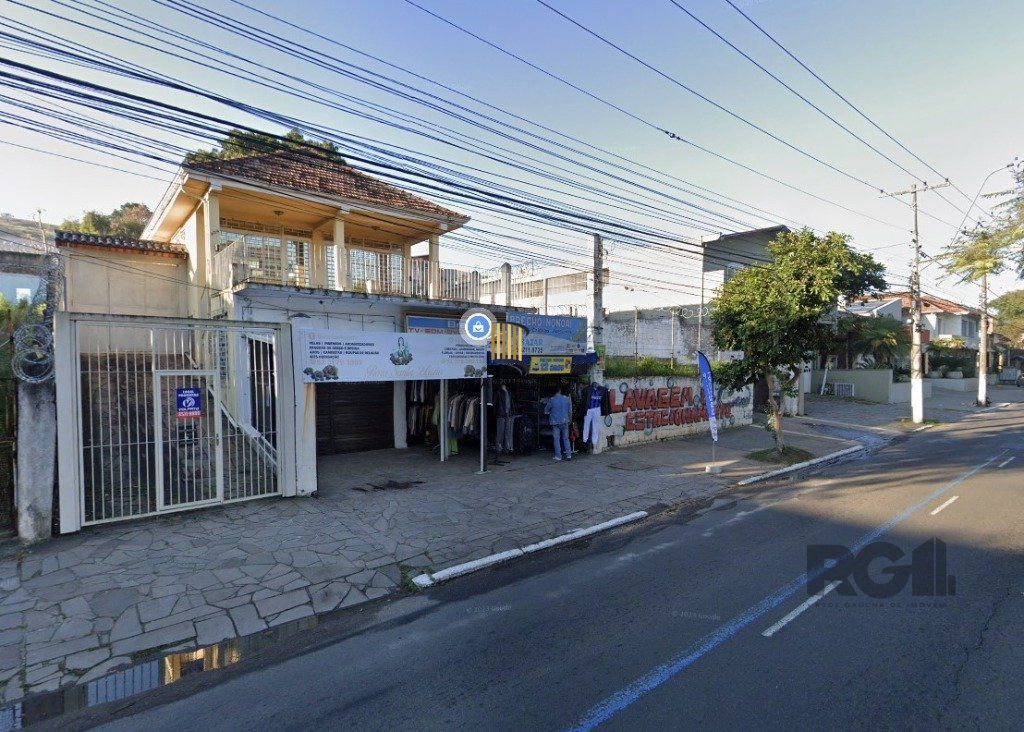 Casa 4 dormitórios no bairro Nonoai