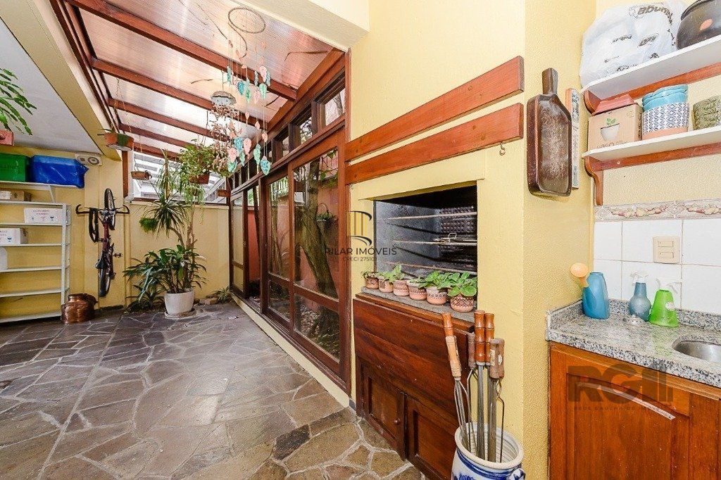 Casa em Condomínio à venda com 4 quartos 319 m²  Rua Manoel Leao, Pedra Redonda, Porto Alegre