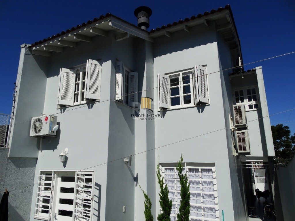 Casa para Venda - 244m², 3 dormitórios, sendo 1 suites, 2 vagas - Santa Tereza