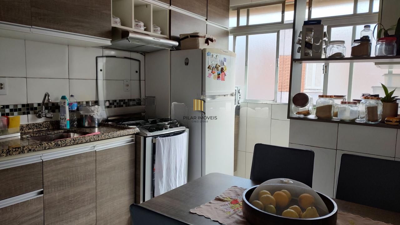 Apartamento 2 dormitórios e vaga rotativa.