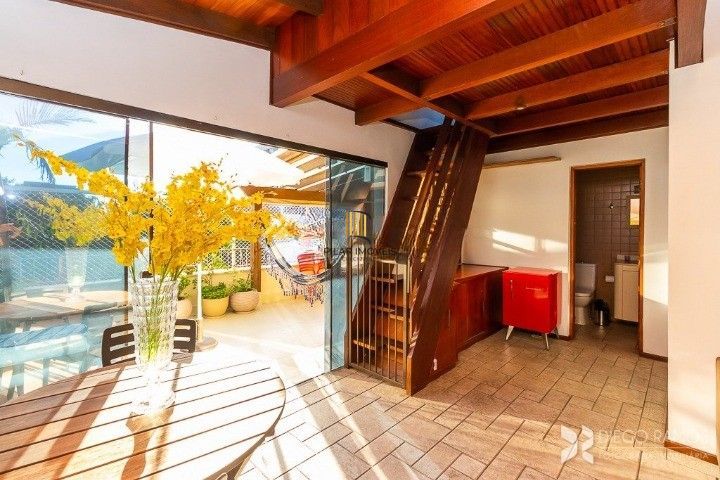 Cobertura com 2 quartos e 128m² à venda em Mont Serrat, Porto Alegre.