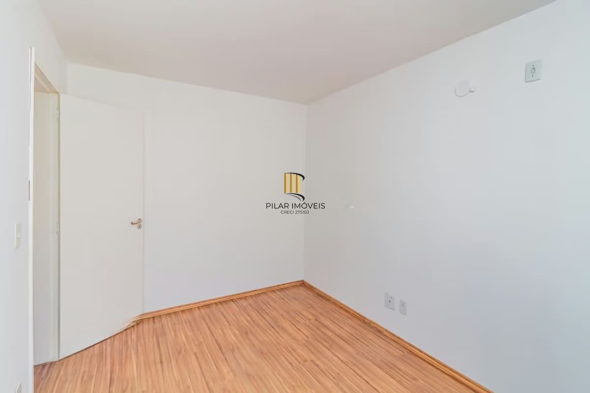 Apartamento de 2 dormitórios à venda em Hípica, Porto Alegre.