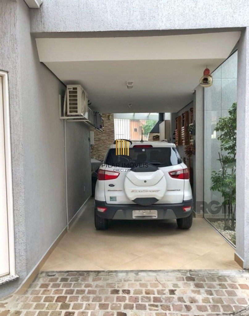 Casa em condomínio 114m² - 3 dormitórios, 1 suíte e 2 vagas no bairro Sarandi