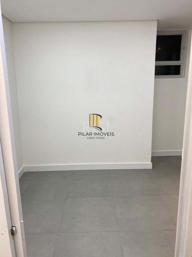 Apartamento térreo - 1 suíte, pátio e lavabo no bairro Petrópolis