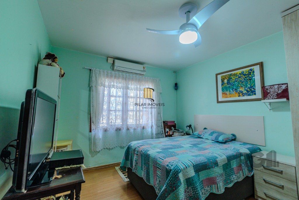 Casa 253m², 3 suítes, pátio, churrasqueira e vaga de garagem para 4 carros no bairro Nonoai