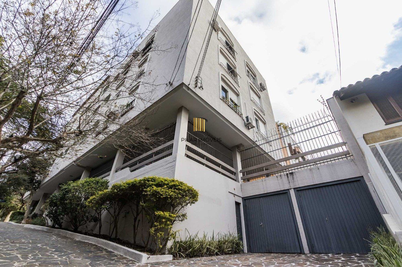 Cobertura de 3 dormitórios à venda em Mont'Serrat, Porto Alegre.