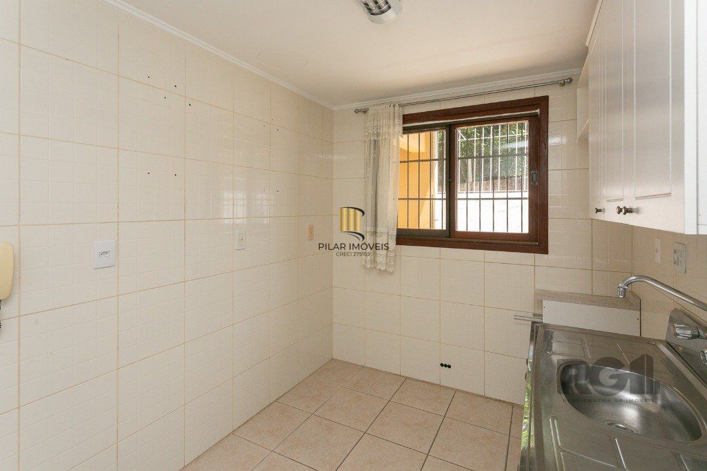 Casa com 5 dormitórios no bairro Jardim Carvalho