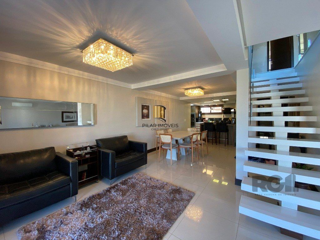 Casa 4 dormitórios no bairro Centenário