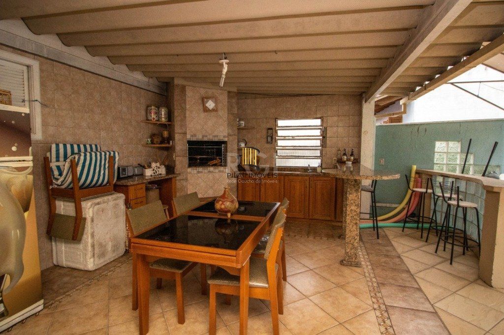 Casa para Venda - 169m², 3 dormitórios, sendo 1 suites, 4 vagas - Ipanema