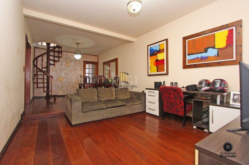 Casa para Venda - 180m², 3 dormitórios, sendo 1 suites, 3 vagas - Parque dos Maias