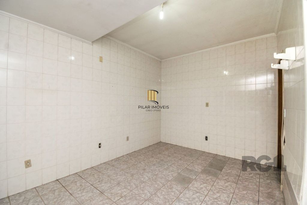 Excelente casa de 354m² com 5 dormitórios e 8 vagas.